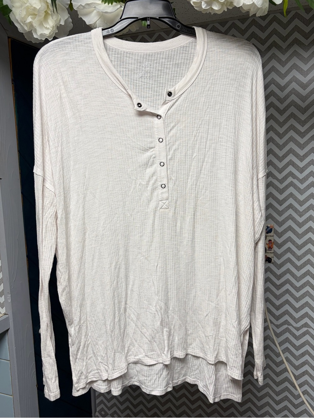 Aerie Women’s Cream Long-Sleeve Henley Top